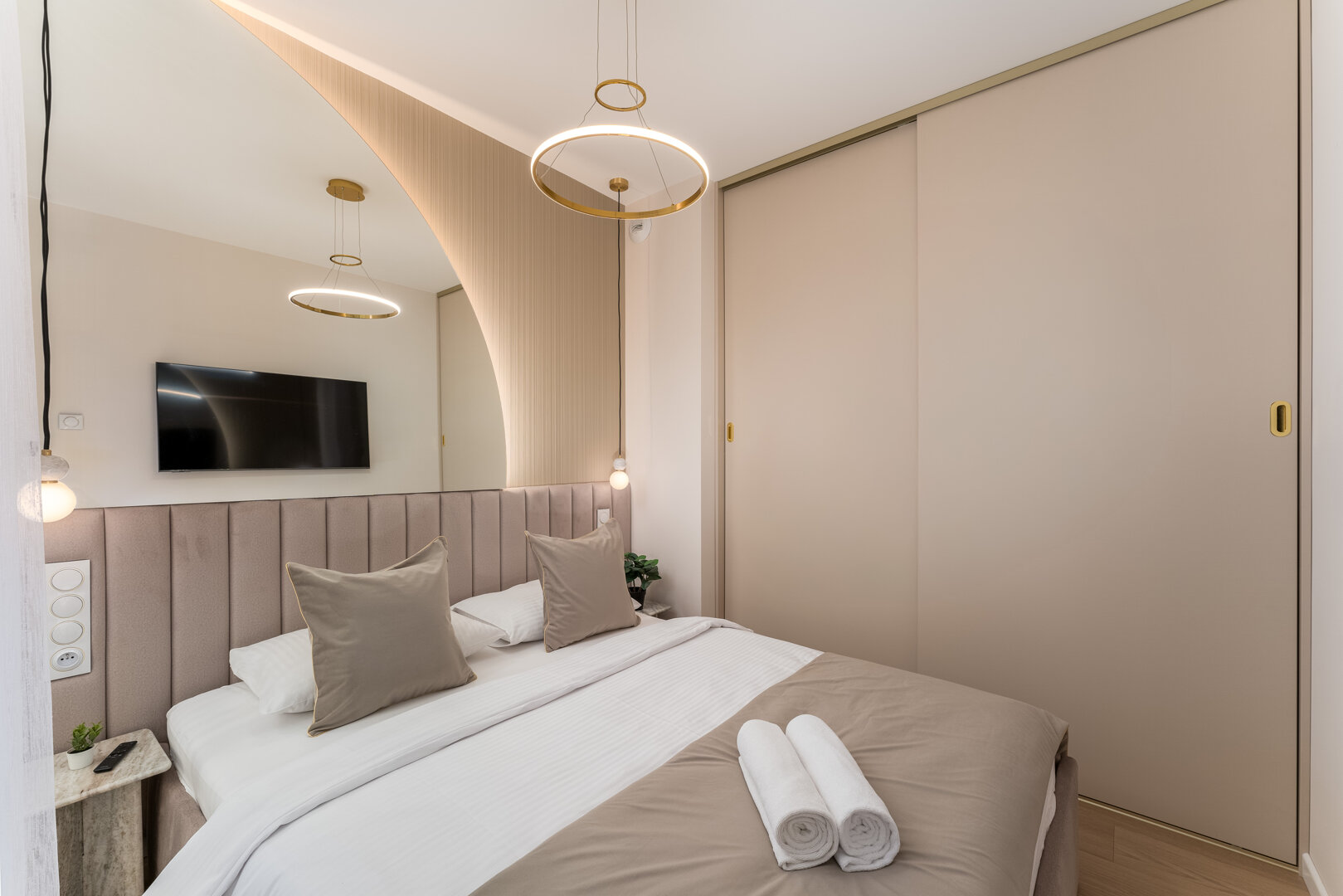 GA Luxury Apartments - 3